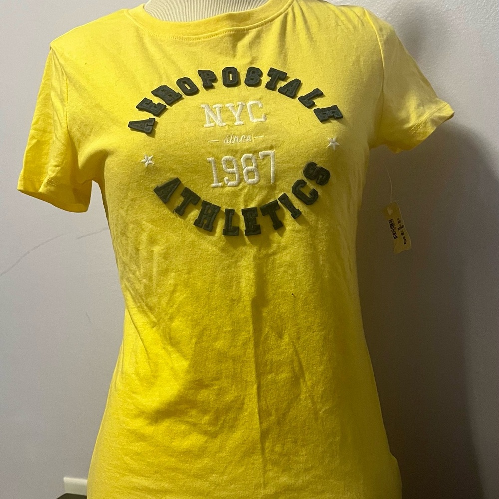 Aeropostale size medium classic crew t shirt